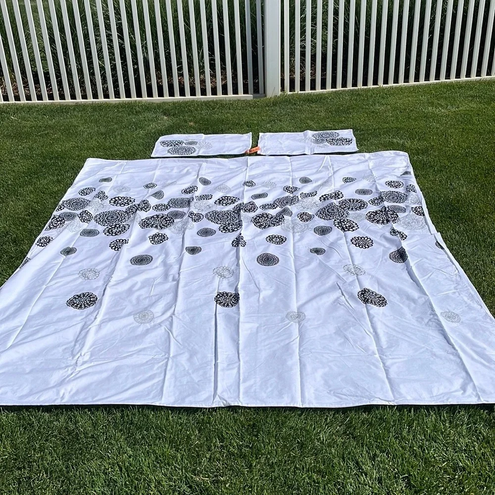 Black & White Duvet Cover & 2 Pillowcaces
